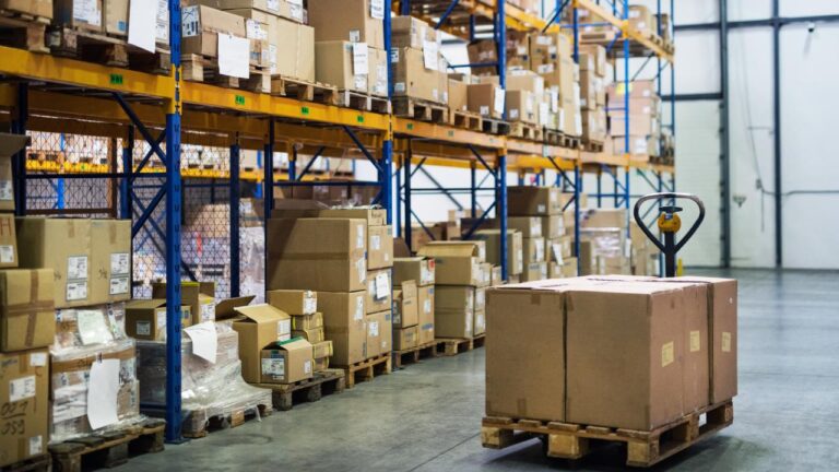 A importância do armazenamento para empresas - Montebel Transportes