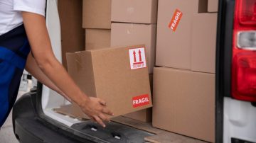 Diferenças entre cargas fracionadas e cargas completas - Montebel Transportes
