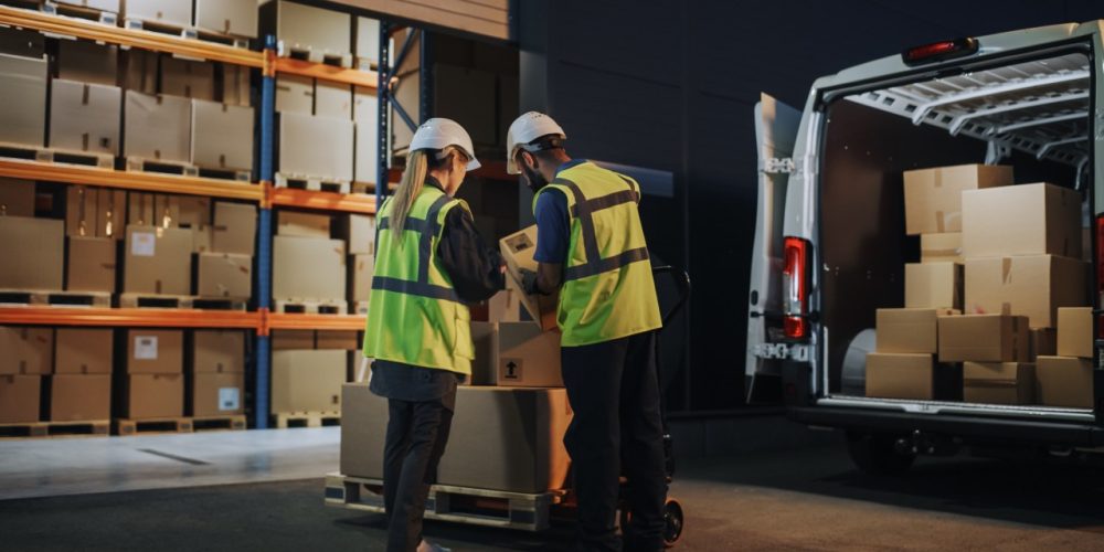 Vantagens de contratar um serviço de cargas e descargas - Montebel Transportes